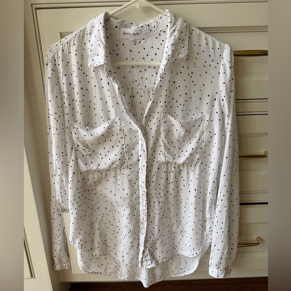 Bella Dahl White Button-Up Blouse with Black Dot Print